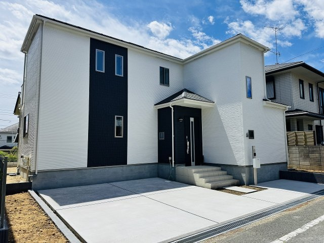～長期優良住宅・省エネ性能認定　敷地60坪超のゆとりある邸宅です～
