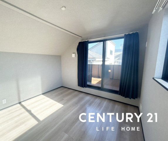 使い勝手のいい洋室です