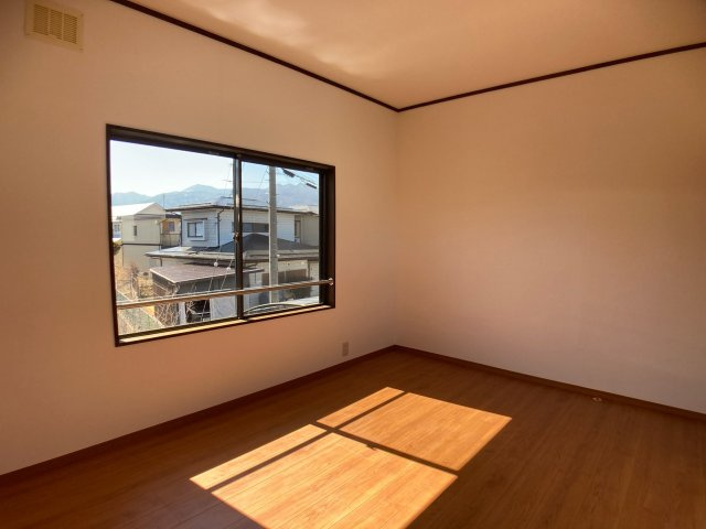 日当たり風通しともに良好！明るく朝を迎えられるつくりになっています♪