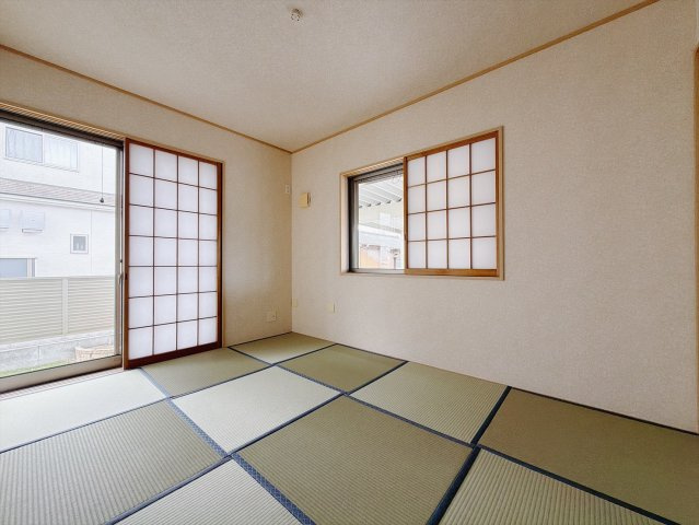 ■和室｜和室を書斎にしたり、冬にはコタツを敷いて家族みんなで年越しをするのもいいですね。家族みんなのお気に入りの空間になります♪