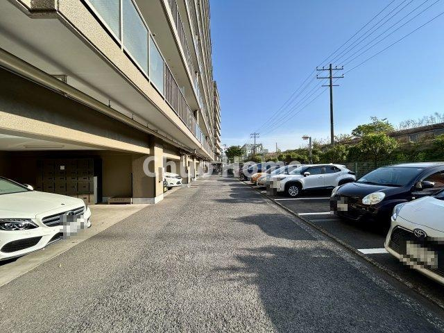 【敷地内駐車場】最新の空き状況や費用などの詳細は担当スタッフまでお問い合わせください。