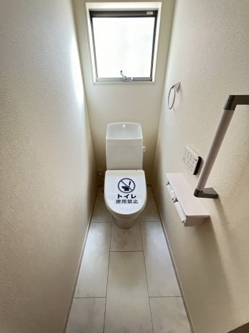 温水洗浄便座付きトイレ