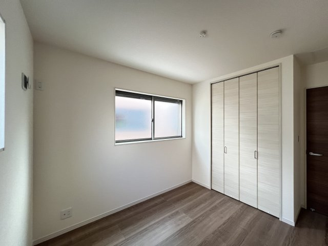 個人の部屋や寝室として使える洋室です