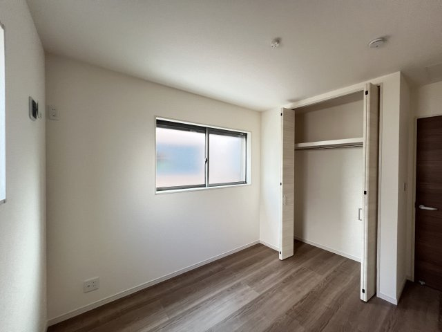 個人の部屋や寝室として使える洋室です