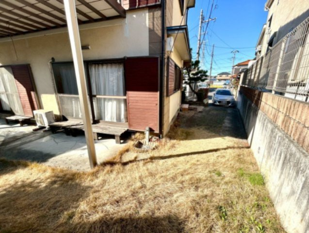 物件の詳細については、現地を見てわかること以外に、役所や法務局などで調べないとわからないことがあります。そのため、現地に行く場合は、もしこの物件を買ったらどのような生活ができるかをイメージしましょう。