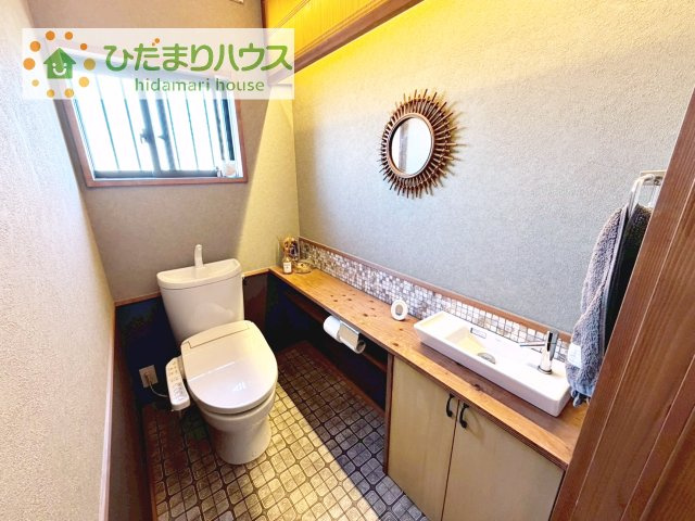 1階に2箇所トイレがあるので、混み合う時間や来客時にも安心！