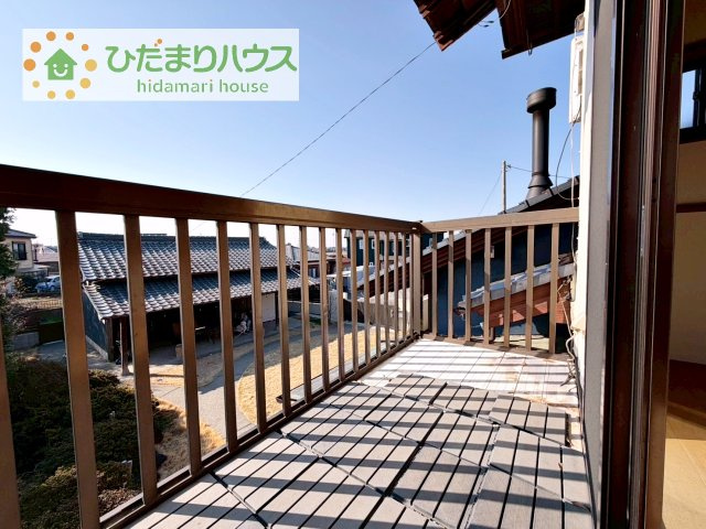 お庭全体が見渡せるバルコニーで優雅な時間をお過ごしください！