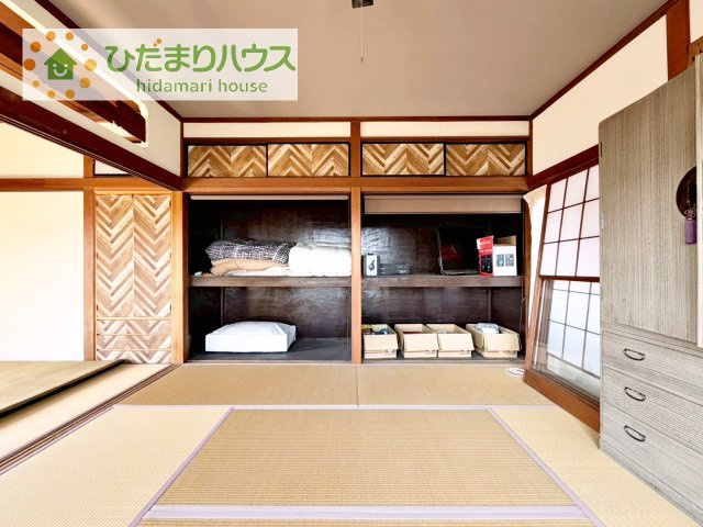 和室にも収納があり、お布団も収納出来ます！