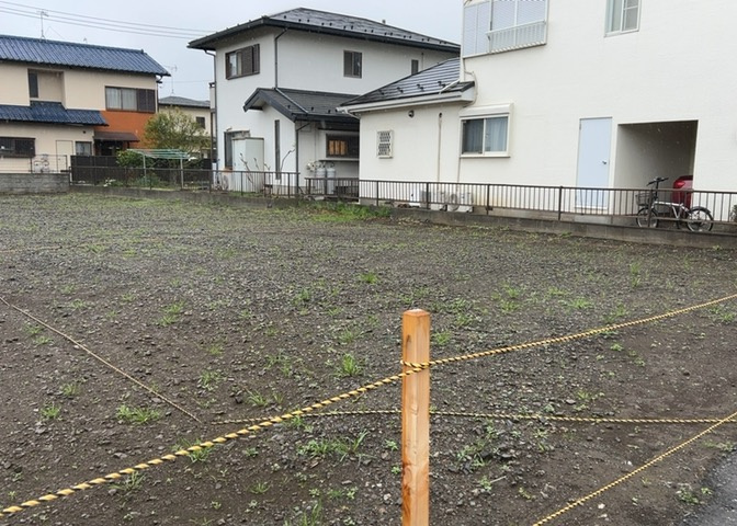 土地を買う際、住む地域の自治体や福祉の補助制度にも注目してみましょう。子供や老人の医療補助やゴミ出しのルールなど、自治体によってルールに大きな違いがあるため、暮らしやすい土地で判断するとよいでしょう。