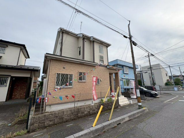 全居室6帖以上・全居室2面採光・全居室に収納がある3LDK！2026年4月リフォーム済！駐車スペース2台可(車種による)！