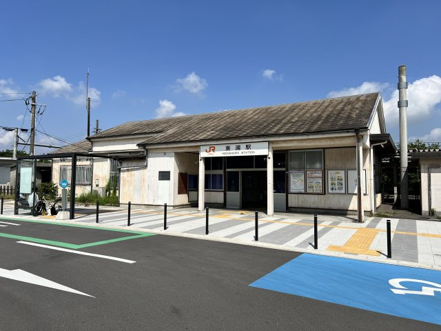 電車での移動もスムーズにこなせる、駅まで十分徒歩圏内のロケーションです。