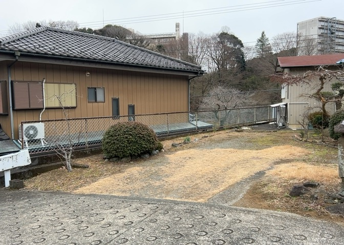家を建てる前提で土地を探している場合、地盤の丈夫さは譲れない条件の一つです。地盤が脆弱だと追加工事が必要となります。また、過去に地盤沈下や液状化現象を起こした土地は、できるだけ避けた方がいいでしょう。