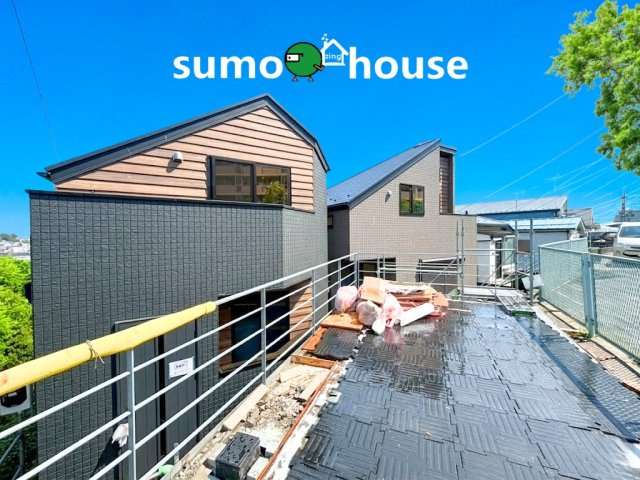 前面道路含む現地写真です
