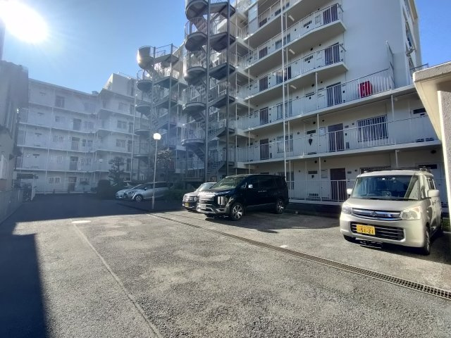 【駐車場】