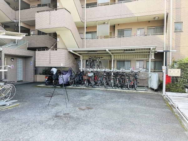 【グリーンコーポ多摩ニュータウン南大沢の駐輪場】