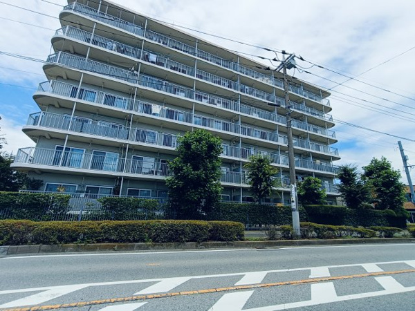 【ドルミ春日部　中古マンションの外観】