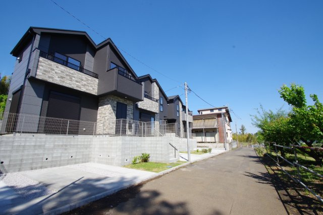 前面に建物が無く見晴らしがとても良いです。