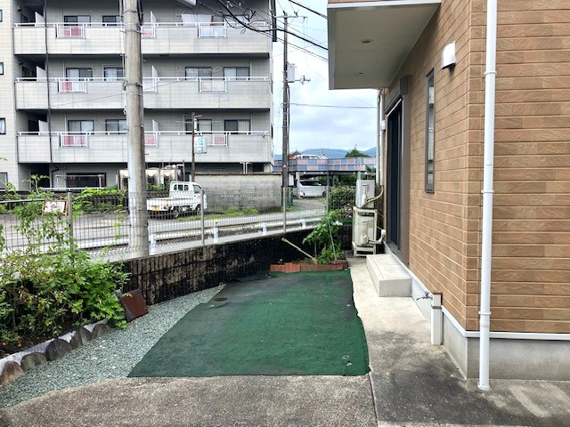 敷地内に2台駐車可能な、ゆとりのある駐車スペース♪