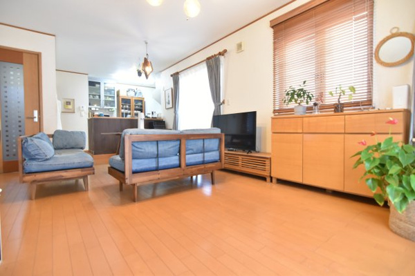 【町田市野津田町　戸建のリビングダイニング】