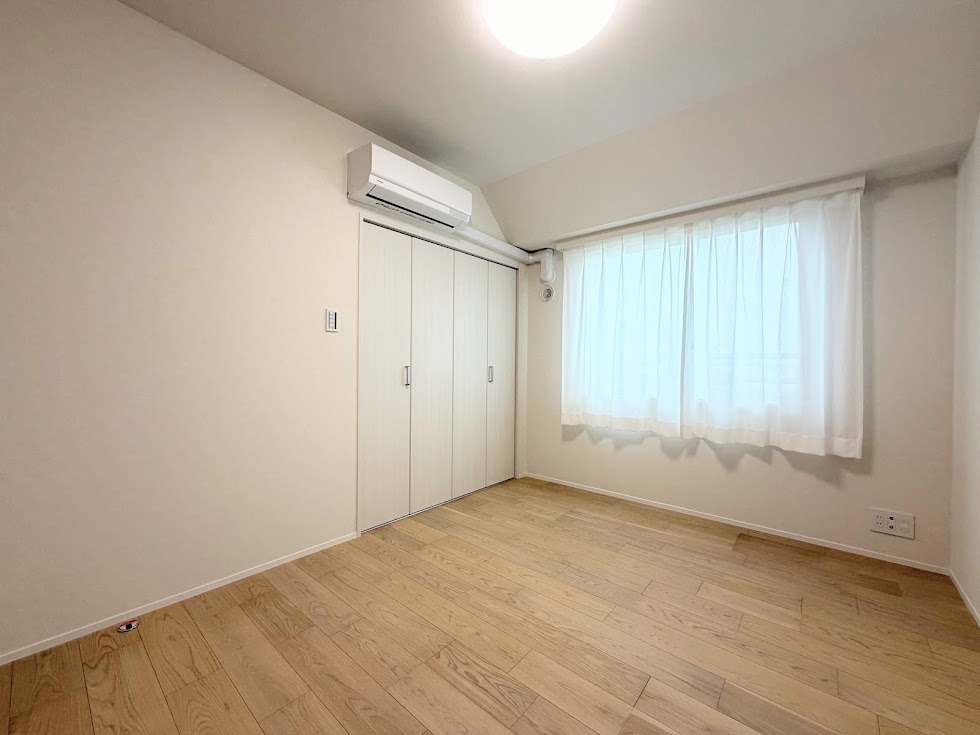 ◆気持ちの良い風が室内へ入り込む居室。家具を配置しても広々ご利用いただけます！！