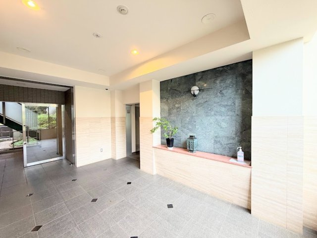 ◆管理体制良好なマンションです。清潔感のあるエントランスに開放感のある住環境。　　