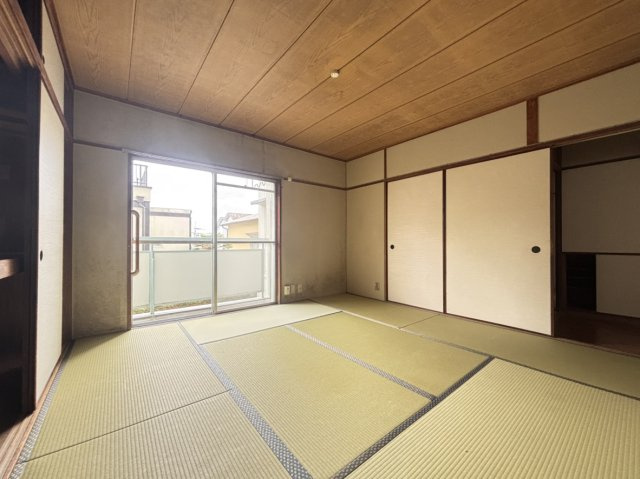 ◇南東側に面しており、明るく過ごしやすい空間となります。