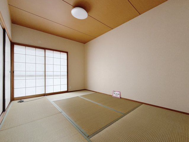 ■和室｜和室を書斎にしたり、冬にはコタツを敷いて家族みんなで年越しをするのもいいですね。家族みんなのお気に入りの空間になります♪