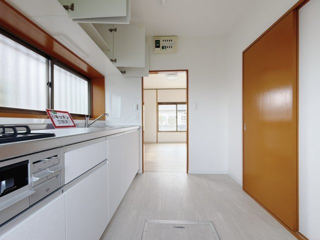 ■キッチン｜お料理時の油の臭いや煙などが隣接するお部屋に充満しにくい造りとなっています♪