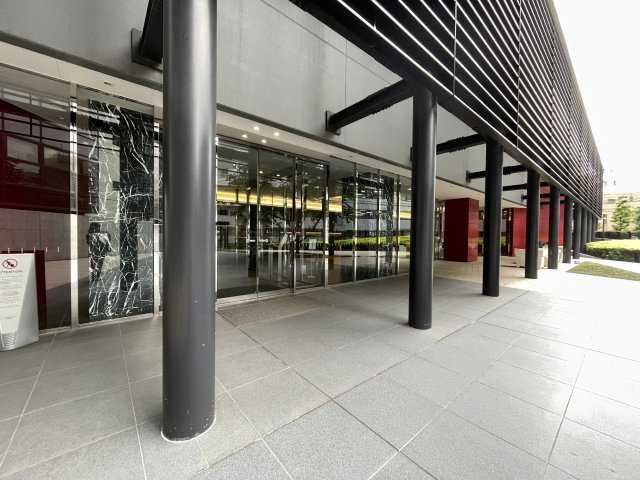 マンションの顔でもある、高級感漂うエントランス。　