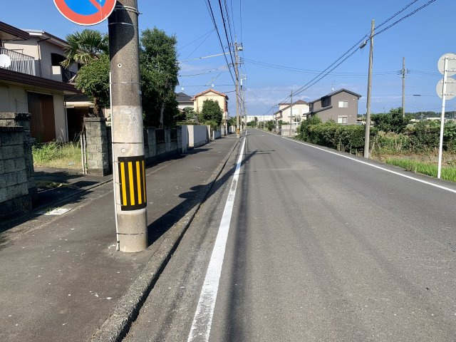 歩道もあり前面道路も広いです