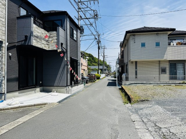 ～南側4ｍ・西側4.5ｍ道路に面しています～