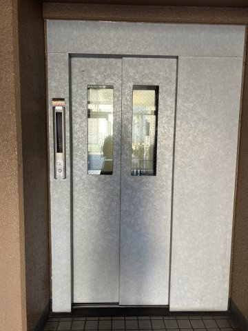 エレベーター付きマンションです