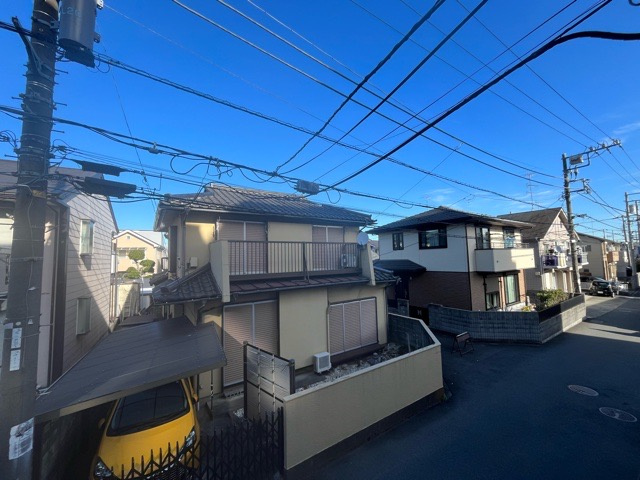 眺望を気にして物件を探す場合、前面に建物が建っていないか現地で確認しましょう！前面に建物があると景色はもちろん、日当たりや風通しにも影響が出てきます。住んだ時のことを想像しながら現地見学をしましょう。