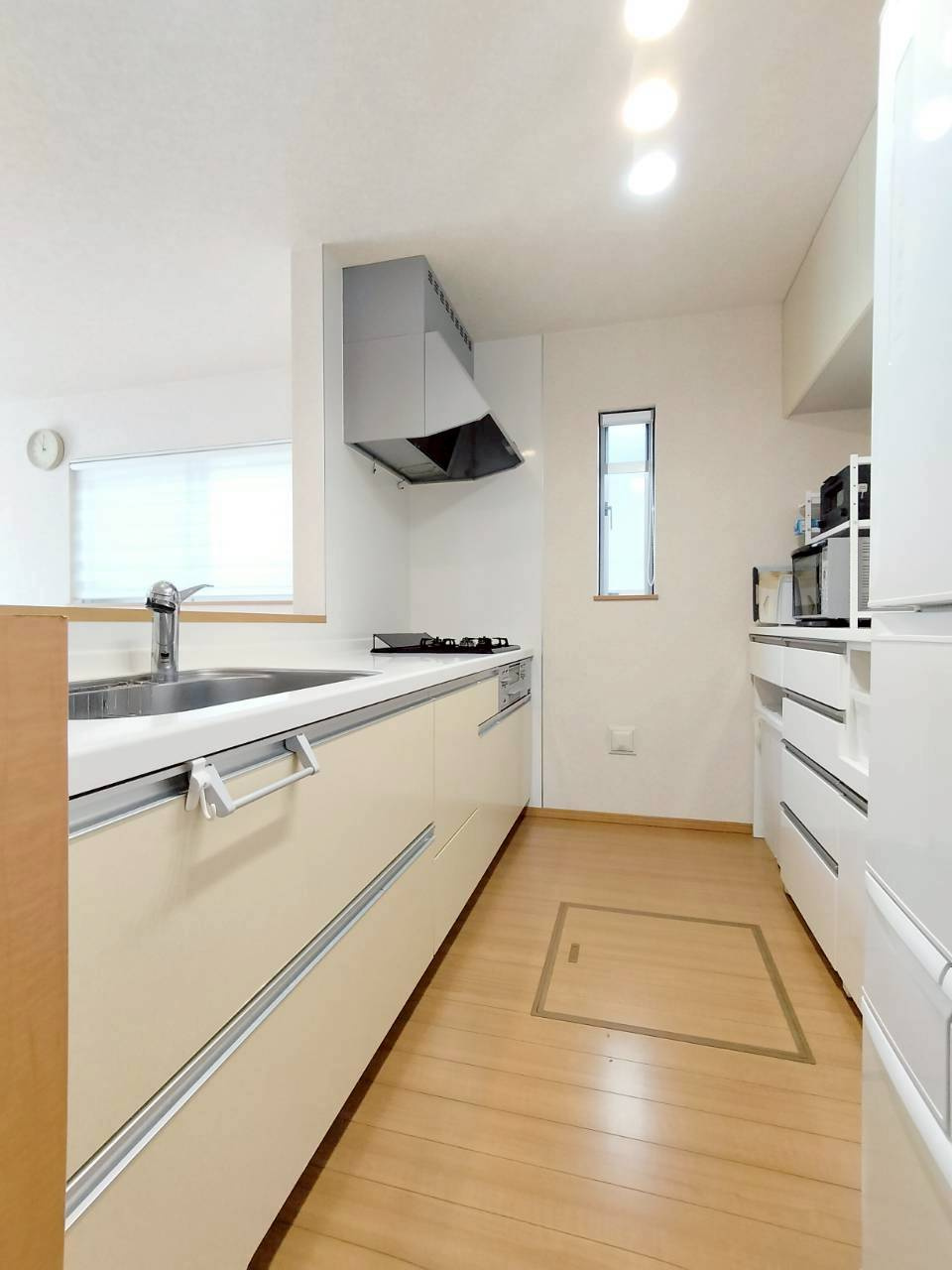 広々とした作業スペースが魅力のカウンターキッチン。お料理がスムーズに捗ります。