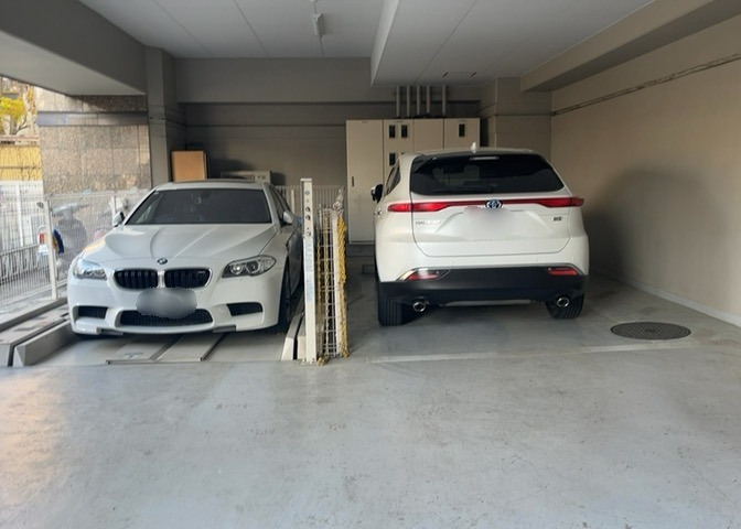 駐車場と明記されていても、最小スペースでつくられた駐車場だと大型車は駐車できなかったり、出入りしにくくなったりする可能性があります。お車のサイズと購入したい物件の駐車場のサイズを現地で確認しましょう。