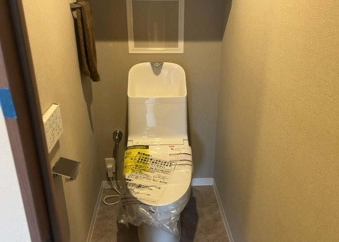 トイレは大きさや形、機能、抗菌性などが異なる多種多彩なタイプが各メーカーから出ています。それぞれに良さがあるため、事前にどういったタイプのトイレがいいのかをご家庭内で決めて、内見に行くといいでしょう。