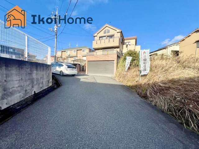 ●資料・カタログのご請求無料●現地見学可能●接道する道路は幅6mと広く、運転もしやすいだけでなく、交通量も少ないため子供も安心して生活できます。
