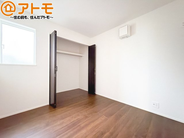 収納スペースもしっかり確保したお部屋は、収納家具の数も減らせるのでお部屋を広く使えます！
