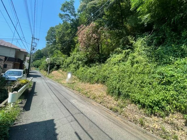 最寄り駅が近いなどの交通アクセスが良い土地だと暮らしやすいですよね。通勤・通学の観点から土地を選ぶことも大切です！ご自身や家族のライフワークからあった物件を探しましょう！！当社営業がお力になります！！