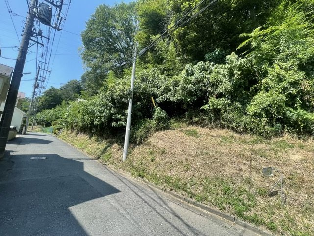 土地探しをしていると都市計画区域という言葉を目にすると思います。法律によって、都道府県知事や国土交通大臣が指定するエリアのことを指しており、都市計画区域は市街化区域と市街化調整区域に分けられています。