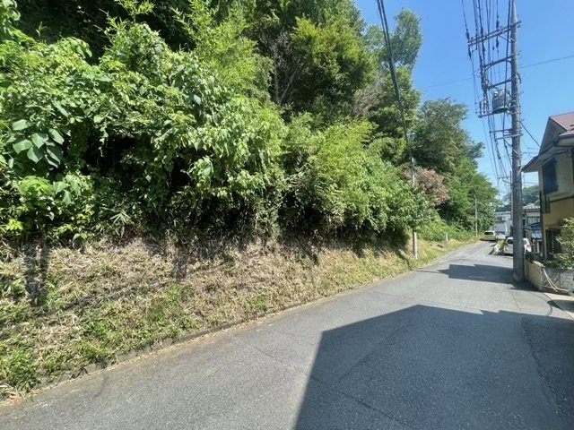 急いで市街化される可能性が低い地域だけど、将来的に市街化するかもしれないという方向性が決まっていない地域を非線引き区域と言います。非線引き区域では建物を建てられることもあるため事前にお問合わせ下さい。