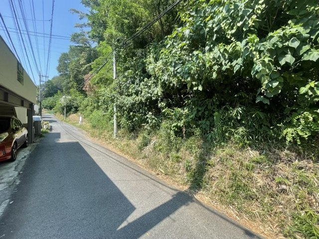 物件の詳細については、現地を見てわかること以外に、役所や法務局などで調べないとわからないことがあります。そのため、現地に行く場合は、もしこの物件を買ったらどのような生活ができるかをイメージしましょう。