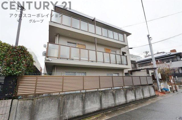 RC造3階建て