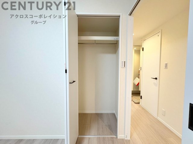 衣類やアクセサリー、小物類の収納が便利で整理整頓がしやすく、部屋の美観を保ちつつ、スペースを最大限に活用できます。衣服のしわやダメージを防ぎ、長持ちさせることができます。　