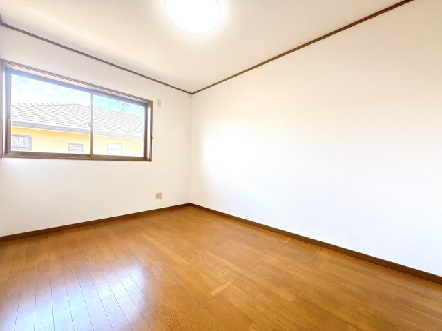 2F6帖の南西洋室になります♪