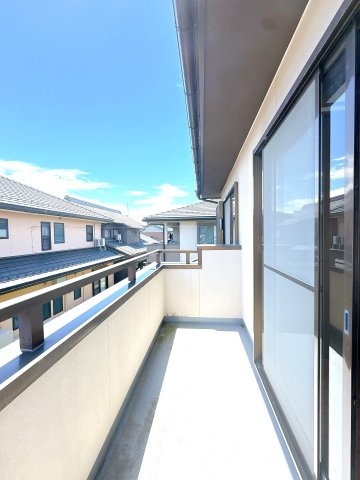 南向きのバルコニーになります♪