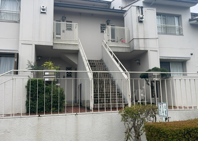 マンションのエントランスには、もともと風よけや防犯の役割がありますが、マンションによって宅配ボックスなどの設備が備わっている所もあります。日々の生活をイメージしながら生活しやすさをチェックしましょう。