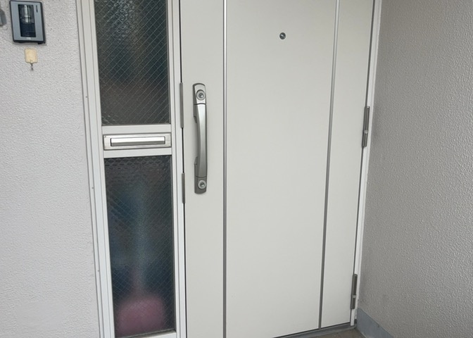 室内の防犯設備もチェックしましょう！モニター付きインターホンが設置されているか、防犯シャッターが設備されているか、ベランダに人が上がってきにくい高さかなどチェックしておくと入居後も安心できるでしょう。