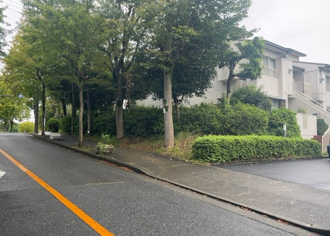 外観はマンション管理がされているかの目安になります。築年数が古いと、壁面は劣化してひび割れが生じることも！建物が古びていても細かいところが修繕されていると、きちんと管理されているなぁと感じるでしょう。