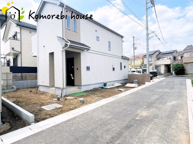 前面道路含む現地写真です